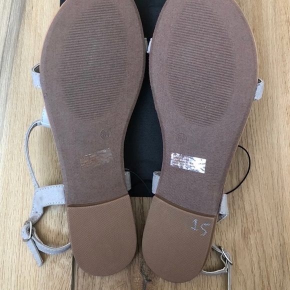 COPY - CL by Chinese Laundry Grey Sandals Size 8.5 - Picture 4 of 5